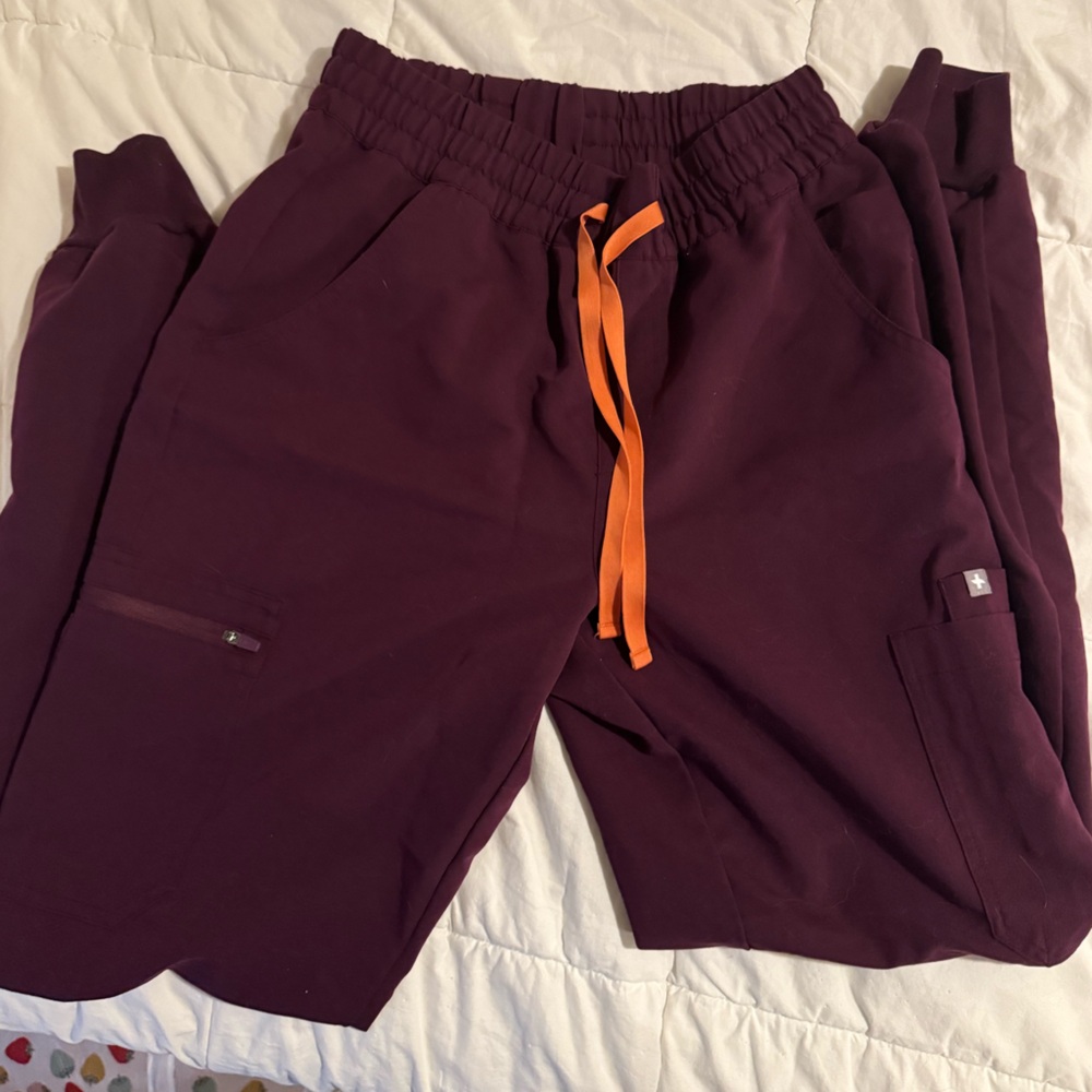 Women’s figs joggers!